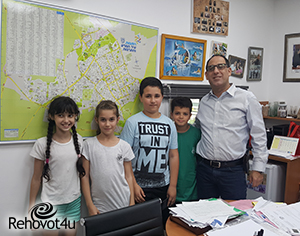 סגן ראש העיר זהר בלום נפגש עם תלמידים
