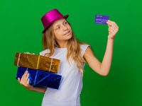 כרטיס Cashback: המדריך למקסום תגמולים והחזרים כספיים